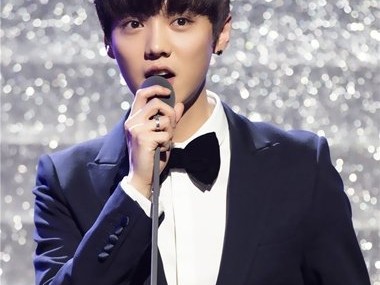 解锁你的校园新形象 男生发型挑选全攻略