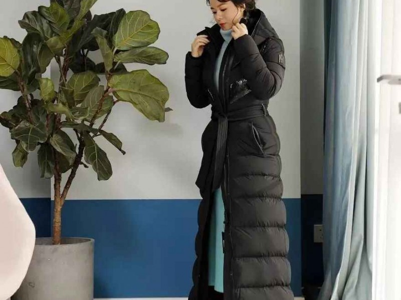 寒冬里的铠甲 挑对羽绒服牌子这温暖才踏实