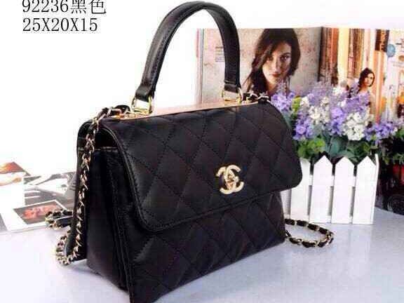 揭秘巴宝莉百年风衣传奇 从雨衣店到皇室御用的英伦名片