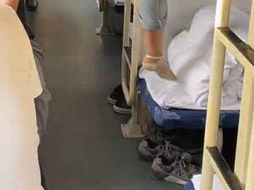 哎呦喂，脚臭这档子事，可真是让人尴尬到脚趾抠地！