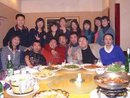 同学聚会穿搭宝典：跟刘昊然学低调简约，轻松穿出少年感！