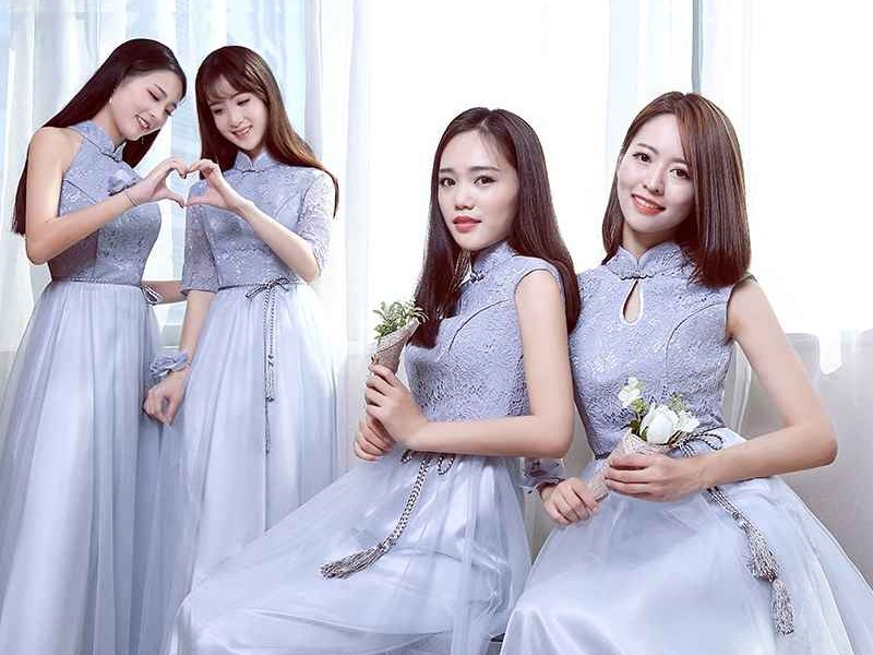 冬日暖阳下的中式嫁衣：伴娘如何穿得既保暖又典雅？