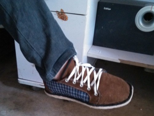 运动裤配鞋全攻略 穿出松弛感就靠脚下这双