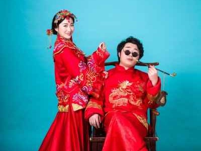 大红婚纱穿身上 喜庆吉祥好兆头