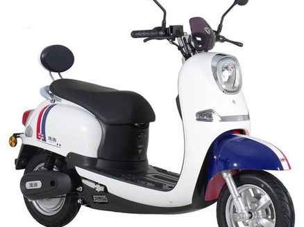 南昌英伦联邦小区电动车乱停问题解决，新建停车棚守护居民安全