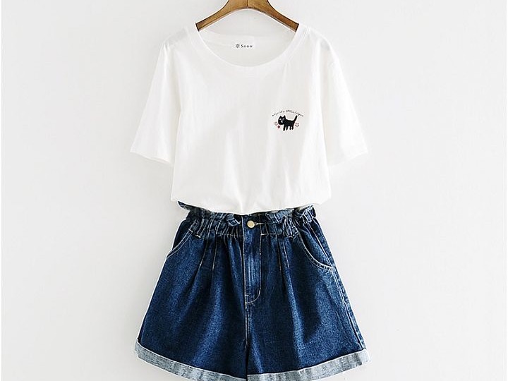 解密衣橱新宠：前短后长的短袖到底有啥魔力？