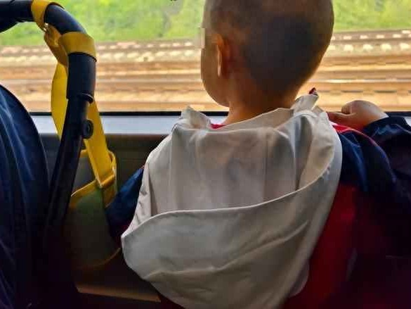 早秋儿童穿衣搭配指南：断崖式降温应对妙招