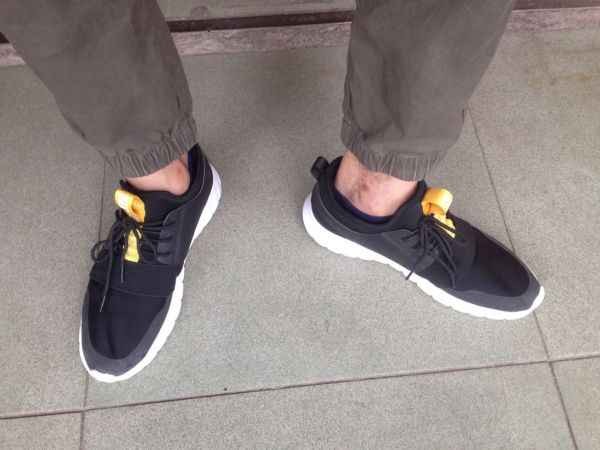 束脚裤配鞋全攻略从运动鞋到短靴这样搭最时髦