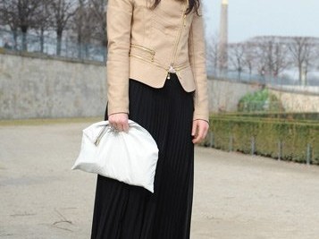 黑裙子外套搭配全攻略 让你美出新高度