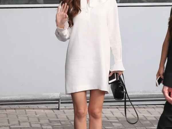 白鞋配袜子穿搭秘籍让你潮出范儿