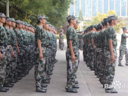 过来人血泪史：军训穿什么鞋能让你少受罪