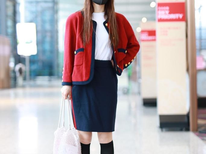 红色裙子外搭颜色搭配全攻略