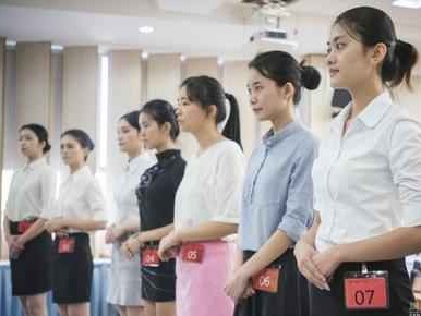 面试穿衣搭配终极指南：轻松穿出专业感