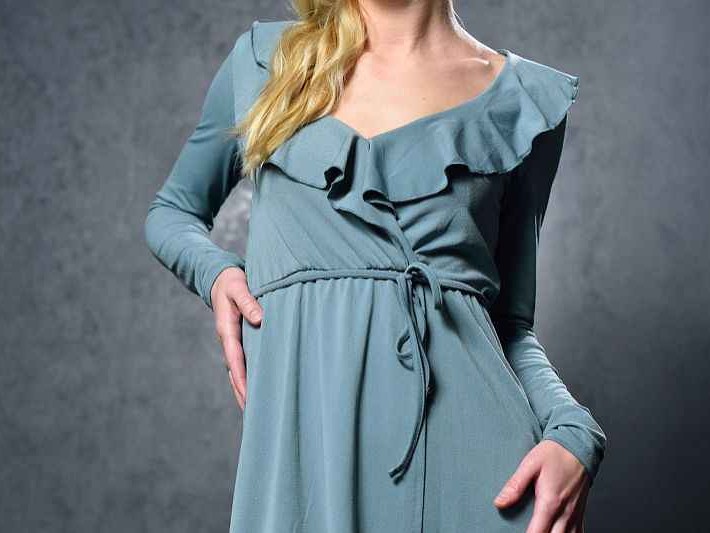 别再让衣服堆成山 这些整理窍门让你衣柜焕然一新