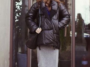 羽绒服配裙子穿出时髦精 保暖显瘦这样搭就对了