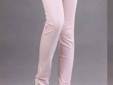 白色衣衫配裤装全攻略 清爽高级感就这样穿出来